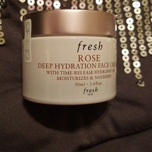 Fresh rose moisturizer